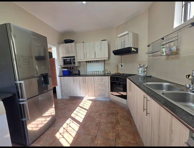 3 BEDROOM APARTMENT FOR SALE IN UMHLANGA CENTRAL